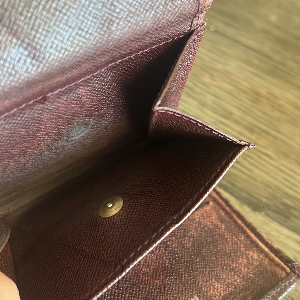 Louis Vuitton Slim Purple Taiga Billfold - Picture 6 of 14